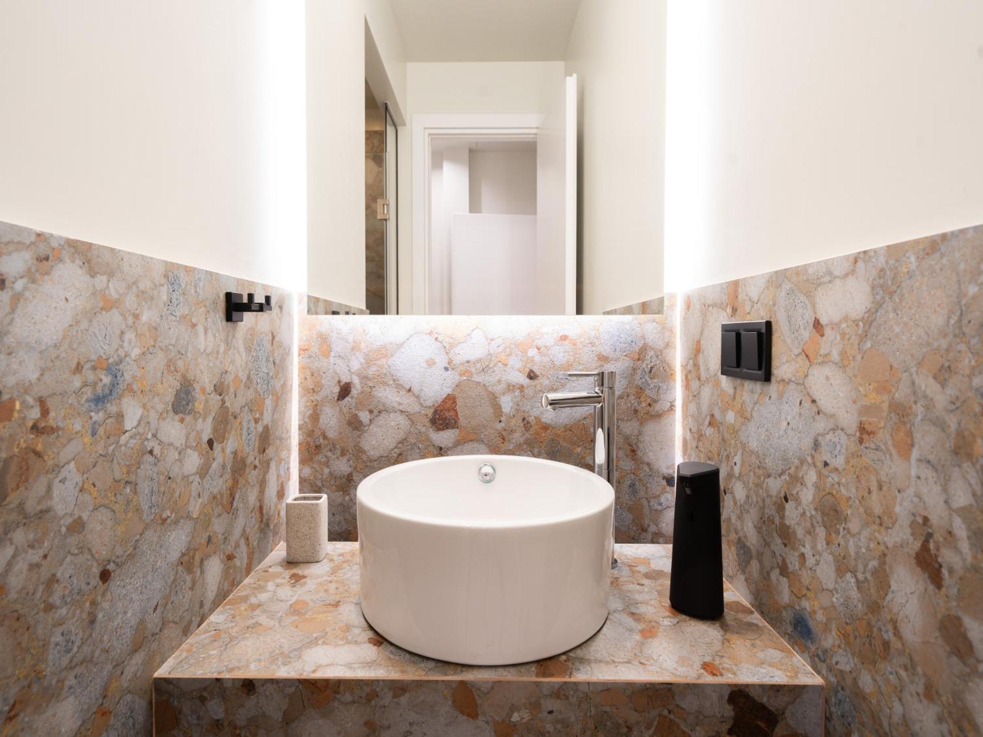 A Place 4U No6 - City Escape With Balcony Lounge & Open Living Space Atene Esterno foto