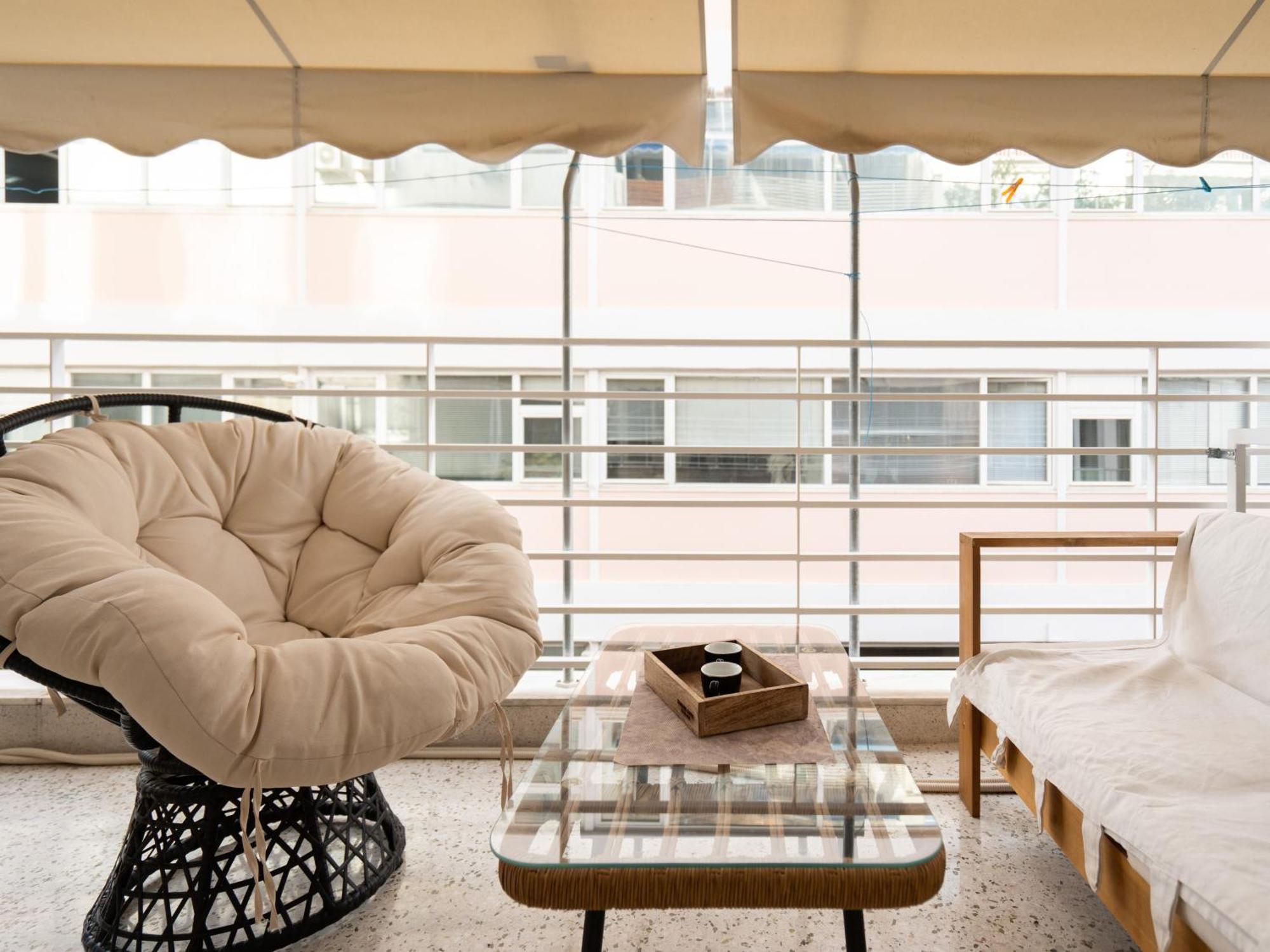 A Place 4U No6 - City Escape With Balcony Lounge & Open Living Space Atene Esterno foto